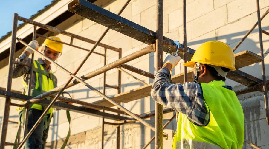 Professional New roof installation in Strathmore, CA